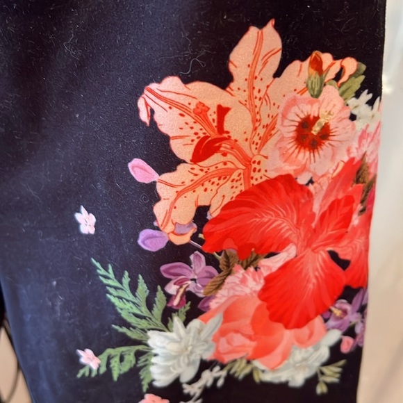 Peloton Cadence Legging Asian Heritage Month Limited Edition Floral-Size L - Picture 2 of 5